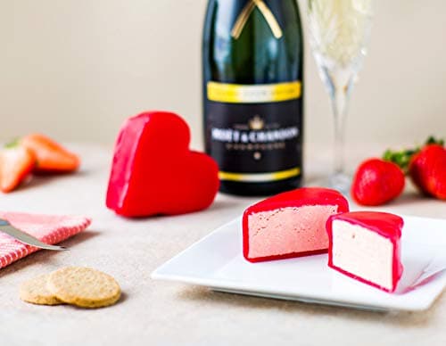 Strawberries, Cream & Champagne Cheshire Heart 150g
