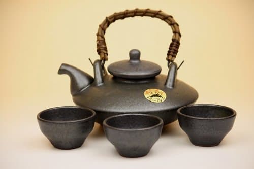 Hitokura black Chiyo incense two Go / authentic Satsuma porcelain souvenir gifts [T-174]