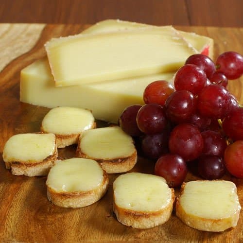 Gruyere - 8 oz (cut portion)