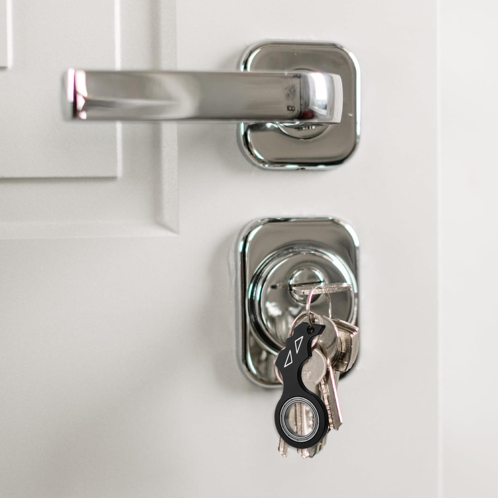 Keychain Spinner Fidget Toy with Key Ring, Funny Finger Spinning Key Chain Portable Key Holder Toys for Teens Adults Men Women Finger Exercising (Black)