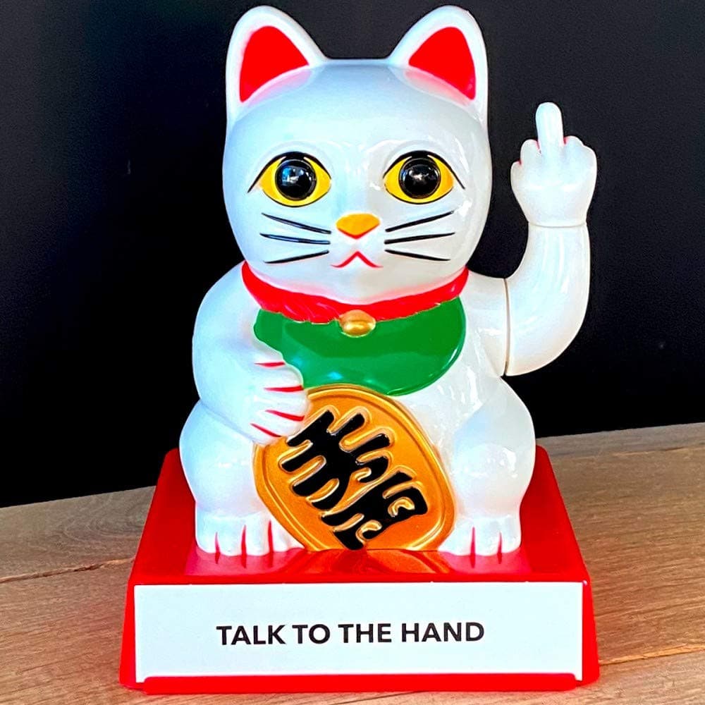 Lucky Cat with Attitude – Cattitude! Desk accessory with Waving Arm. 4 Changeable hands for different expressions + 12 message cards. 9.8 x 12.6 x 9.5cm