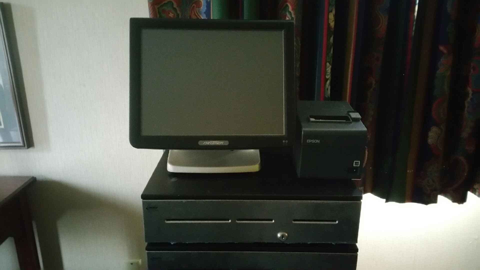 Partner Tech - SP-800-2R2-2P7-MSR - Partner Tech, Sp-800, Pos Computer, 15 Resistive Tft, Intel 1.8ghz Dual Core, 3 Trk