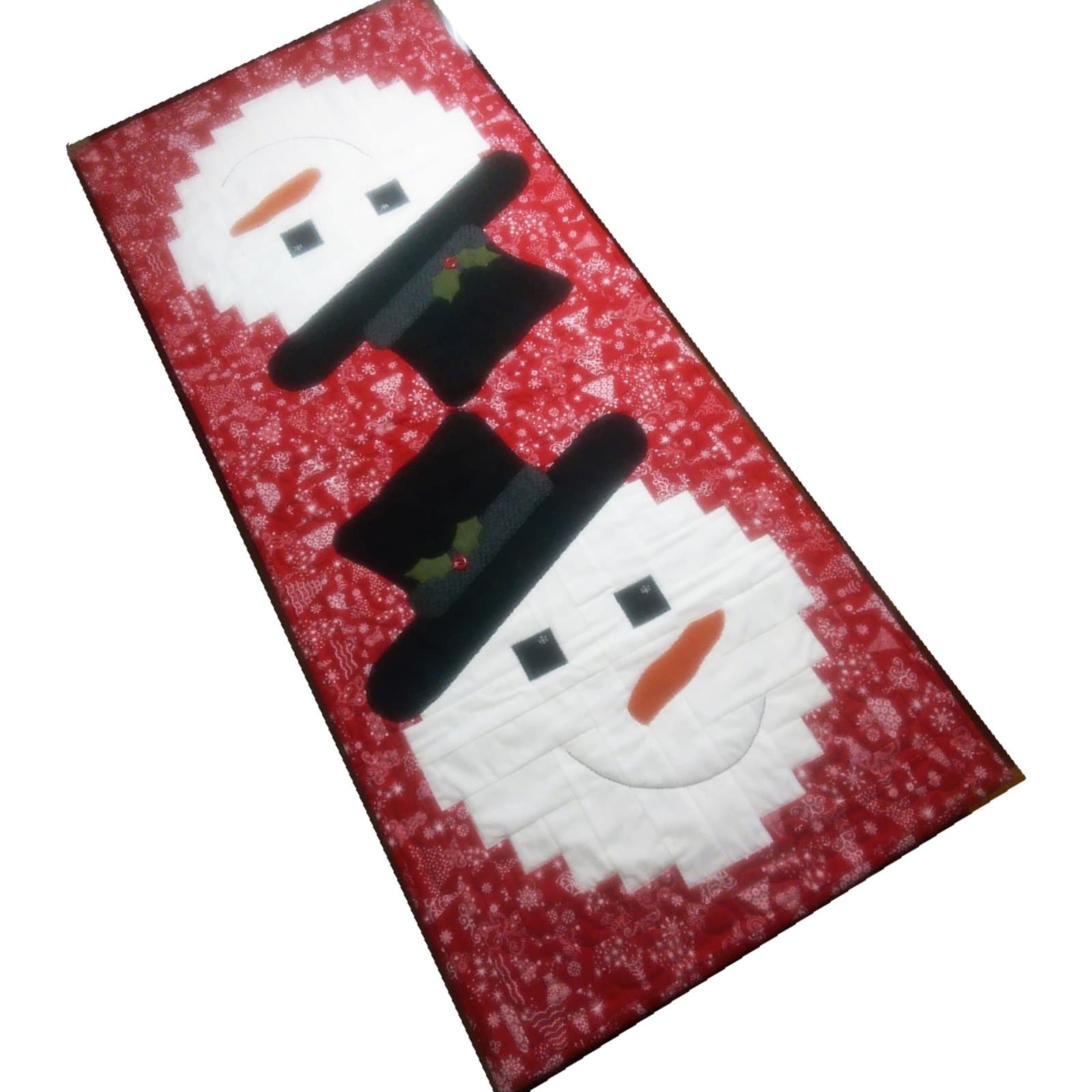 Snowman Runner Curvy Log Cabin Quilt Pattern, by Cut Loose Press and Natural Comforts Quilting.