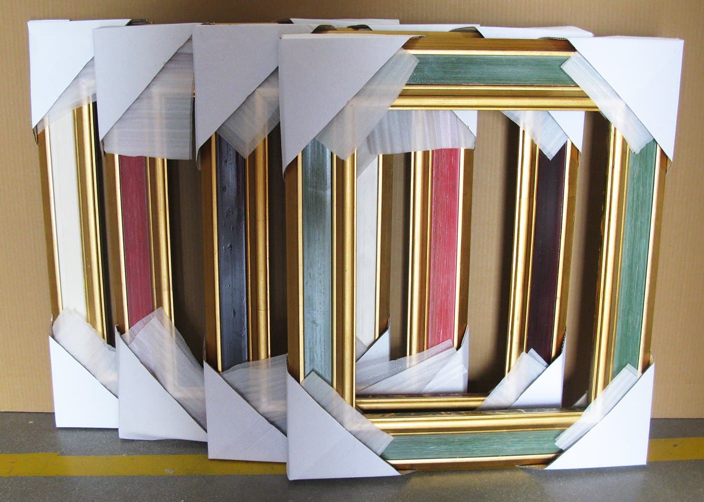 Set 4 Coloured Empty Frames