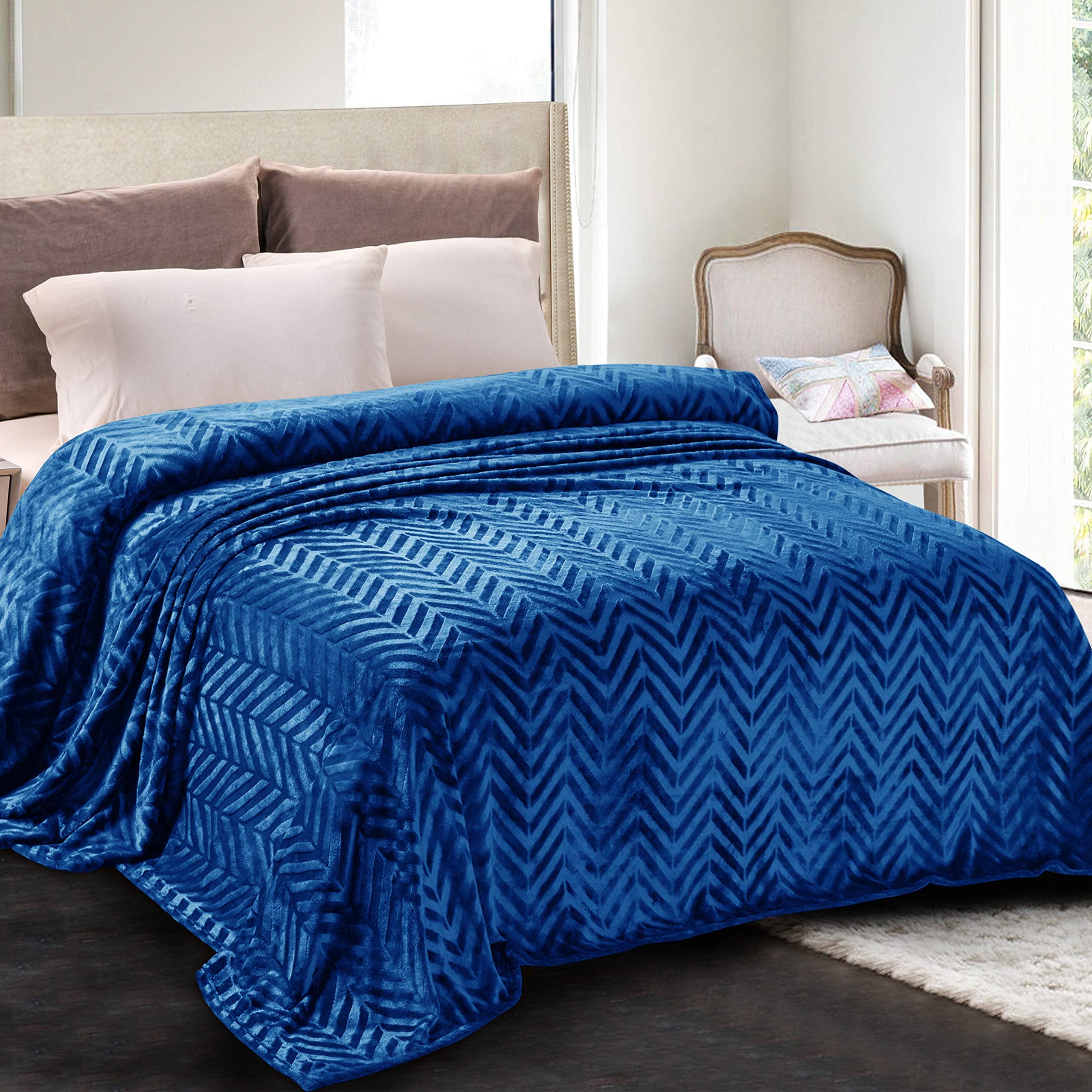 Flannel Fleece King Size Bed Blanket, Lightweight Breathable Soft Bedspread Plush Fluffy Coverlet Chevron Design Decorative Blanket for All Season, 90x104 Inch, Royal Blue