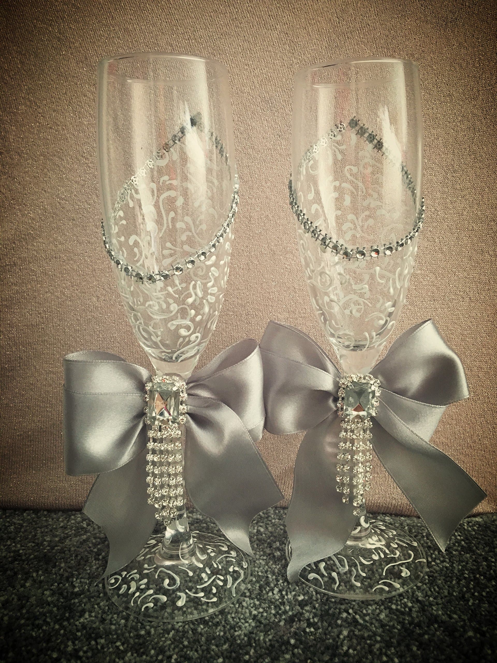 KameaHandCraft Hand painted Wedding Toasting Champagne Glasses Flutes Grey Bows