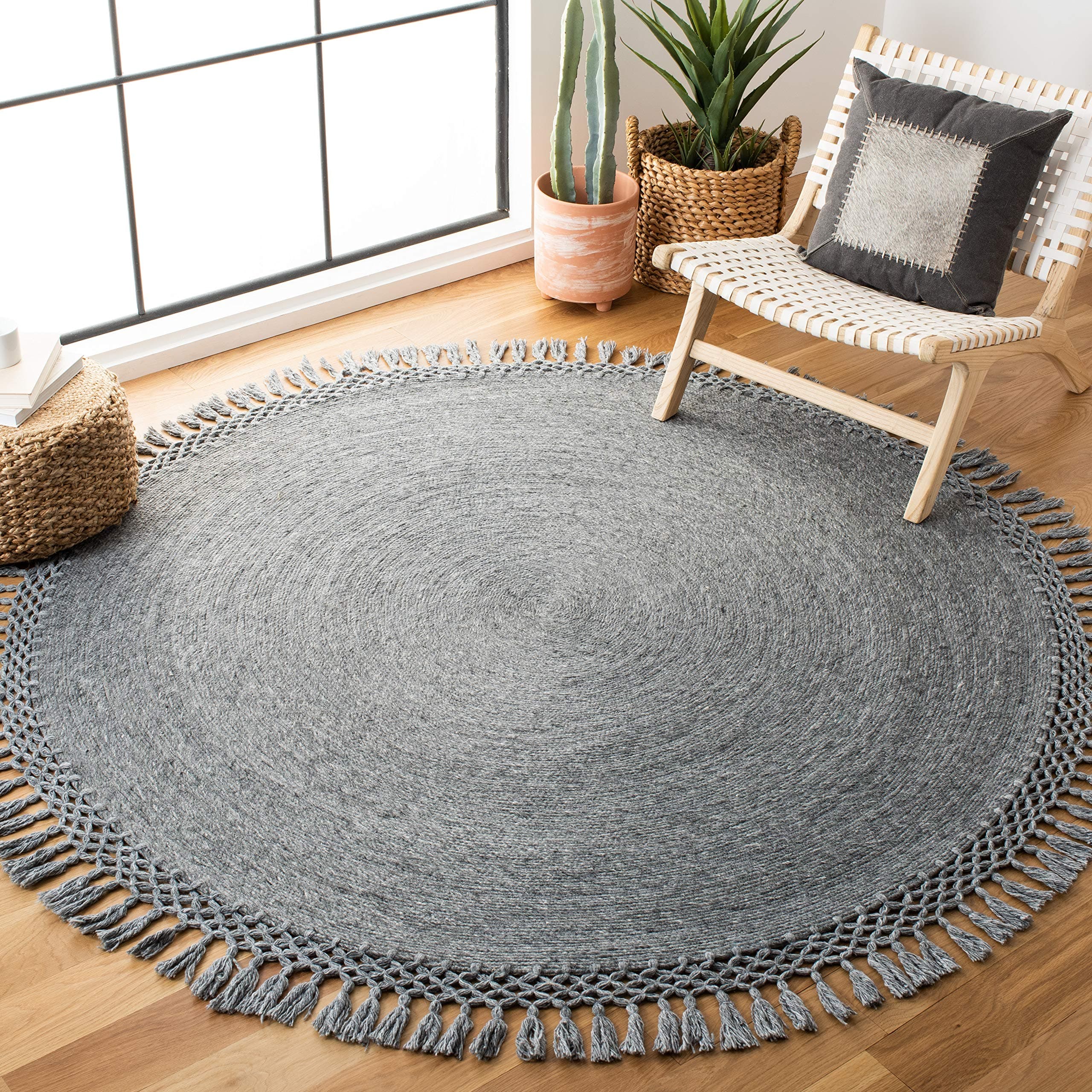 SAFAVIEH Sahara Collection 6' x 6' Round Charcoal SAH490H Handmade Boho Tassel Area Rug