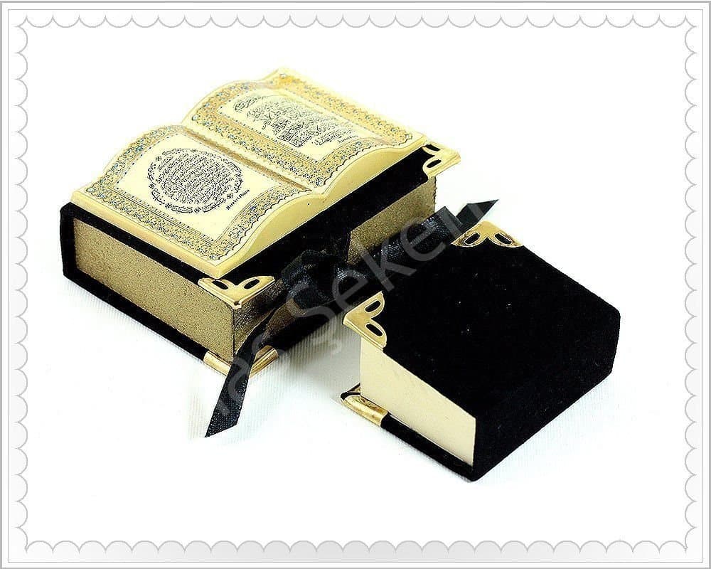 Beautiful Mini-Quran in Velvet box decor