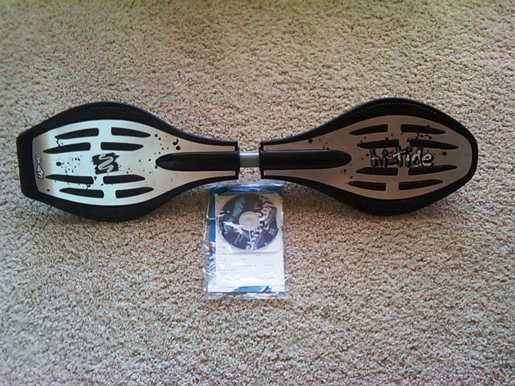 Hi Tide Caster Board. Color Silver/black