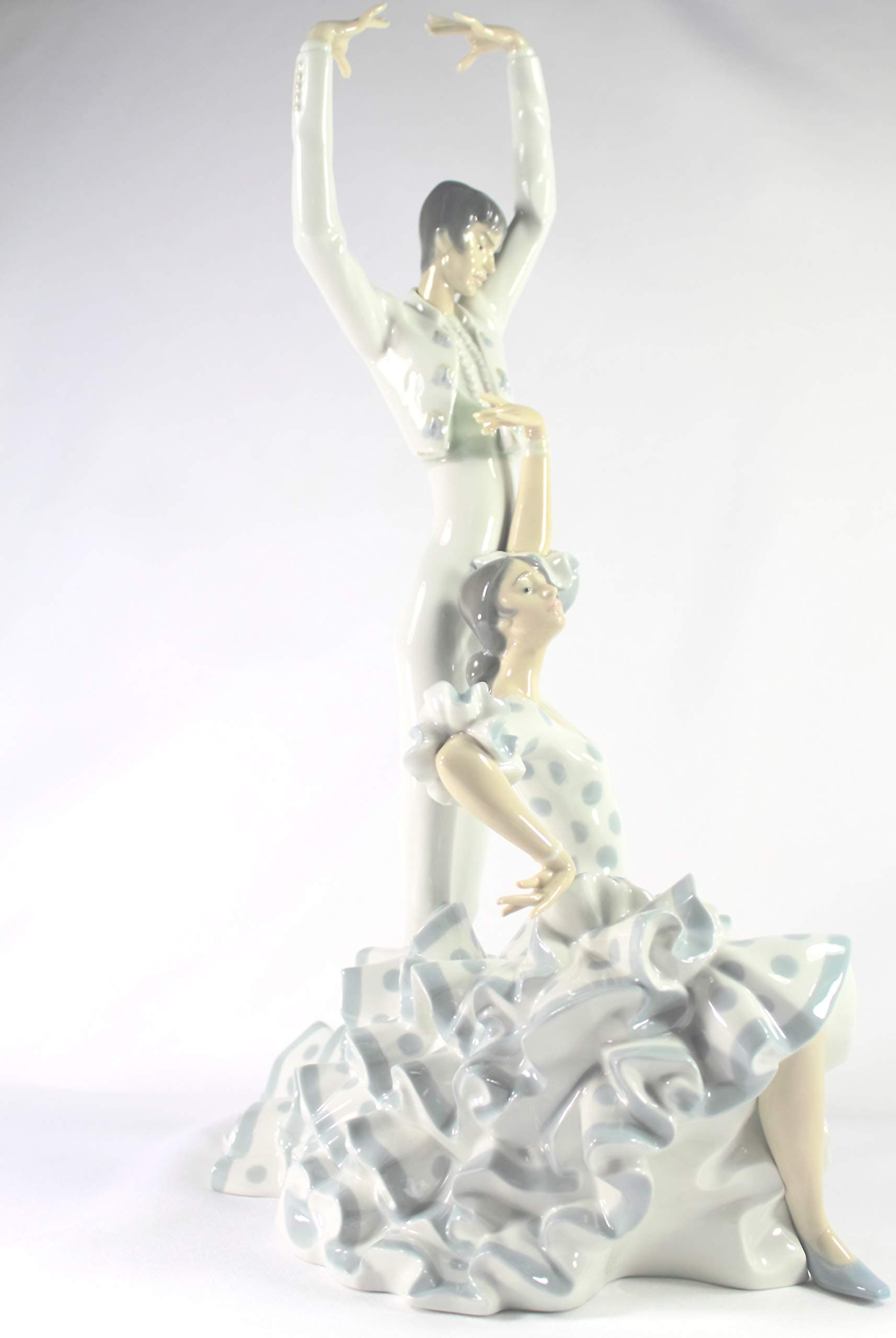 Lladro High Porcelain Retired Figurine "Flamenco Dancers"