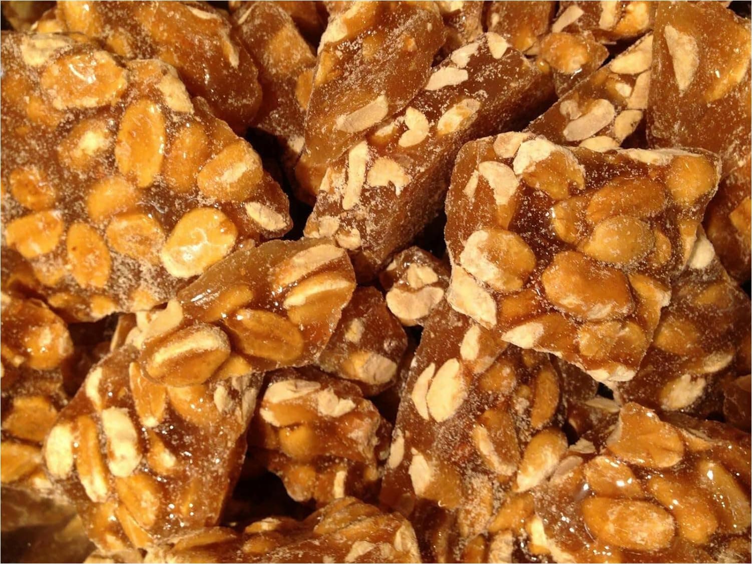Peanut Brittle │ 500 Gram Bulk Bag │ 500g │ Assorted Sweet Pick and Mix for Parties, Gifts, and Sharing.