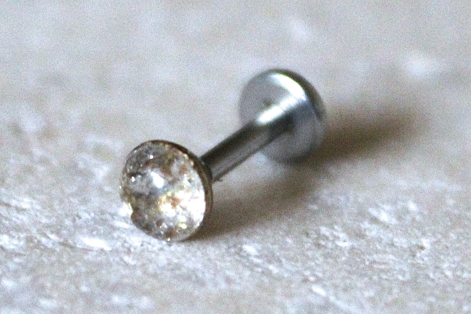 18g or 16g: Urban Beauty Internally Threaded Labret Stud Earring; 1.5mm, 2mm, 2.5mm, 3mm, 4mm, 5mm Gem Sizes; 5/32" (4mm), 1/4" (6mm), 5/16" (8mm), 3/8" (10mm), 15/32" (12mm) Lengths